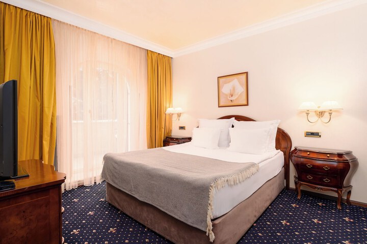Room 21 of 161