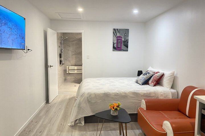 Room 4 of 49