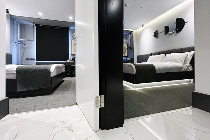 Room 17 of 48