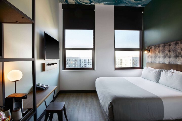 1 King Deluxe Room (23 of 23)