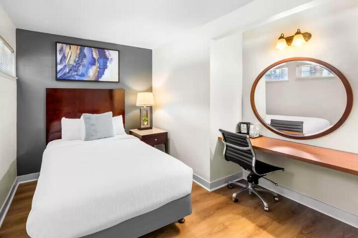 2 Queen Beds (3 of 23)