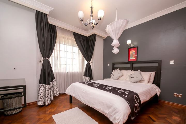 Room 12 of 87