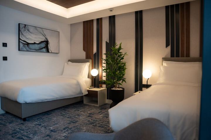 Room 8 of 27