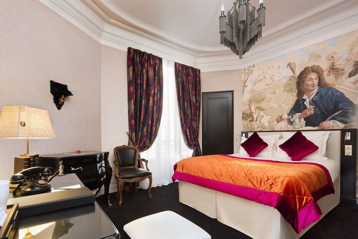 Room 6 of 73