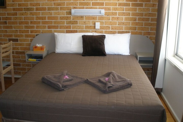 Room 6 of 55