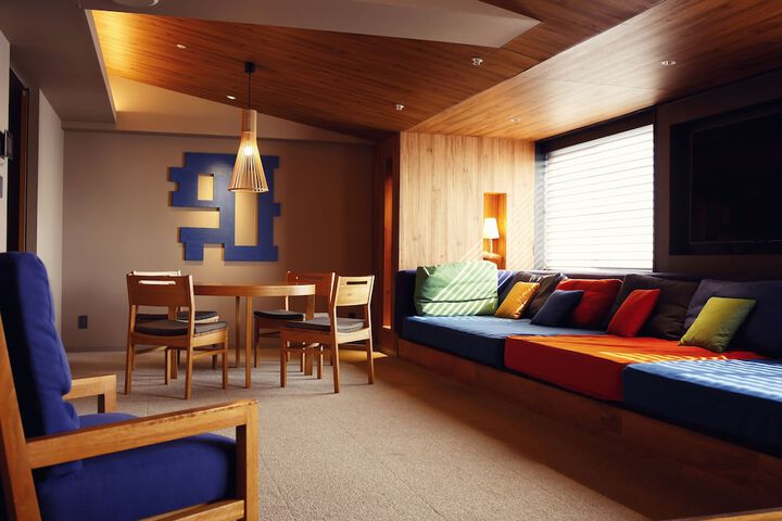 Room 25 of 178