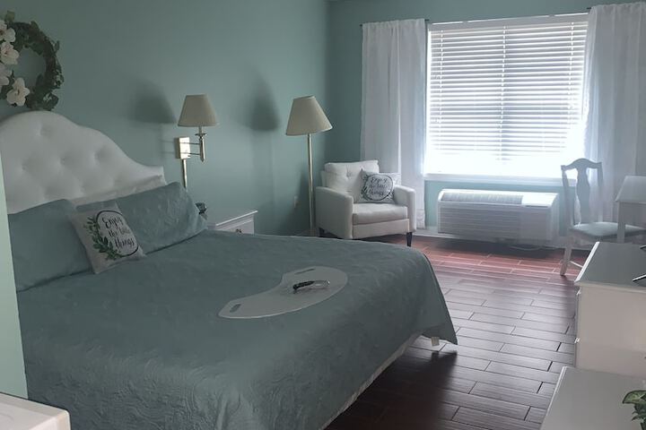 Room 17 of 42