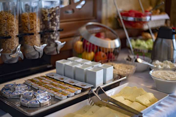 Breakfast/Coffee Service 75 of 90