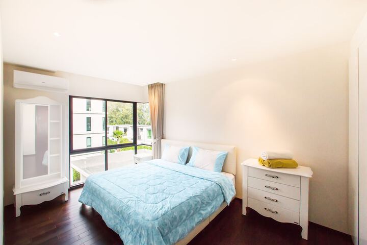 Room 2 of 151