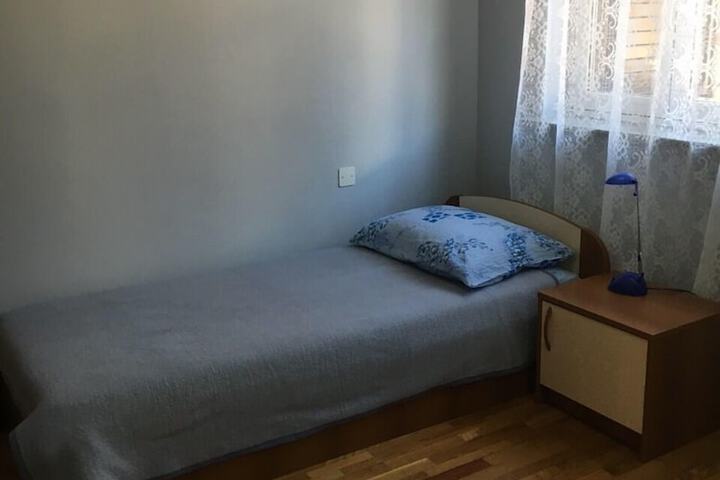 Room 6 of 19