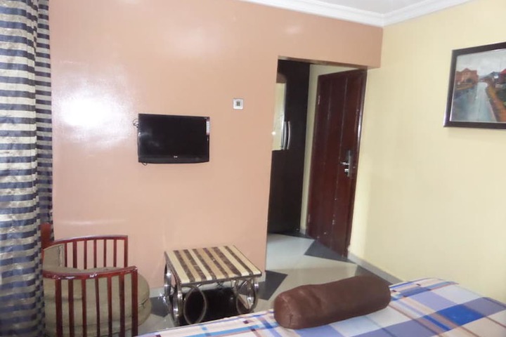 Room 5 of 14