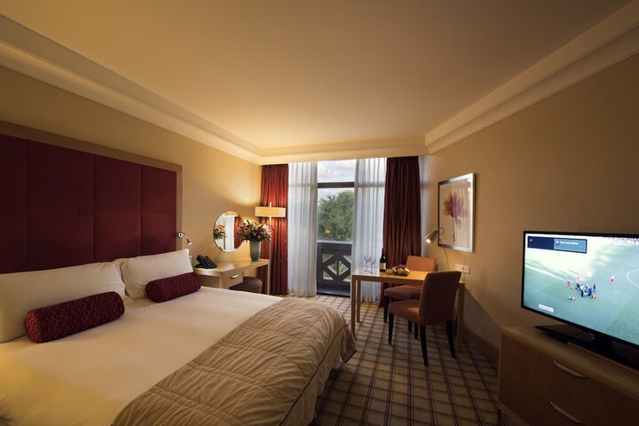 Room 10 of 74