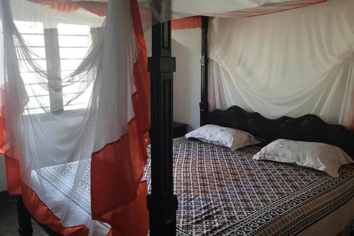 Room 12 of 66