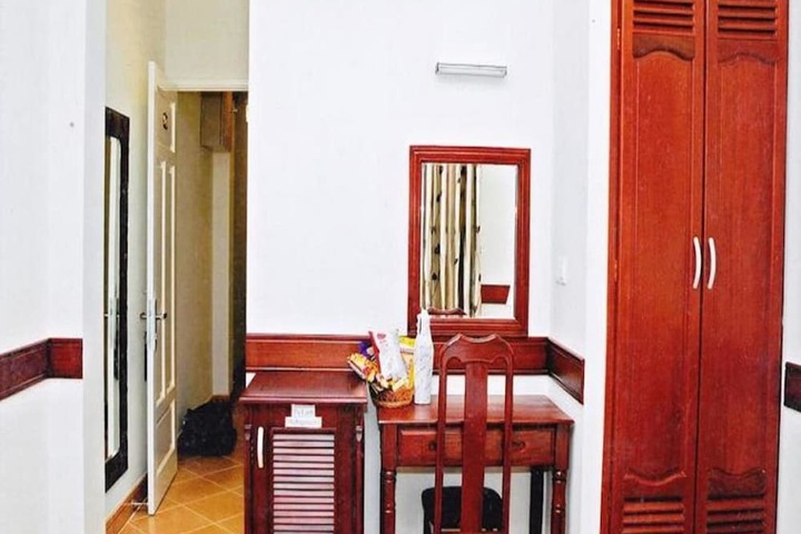 Room 17 of 29
