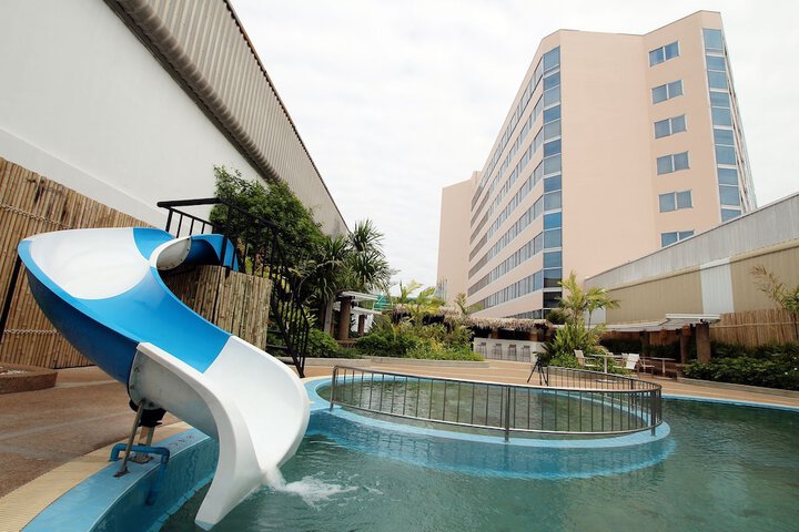 Pool 61 of 99