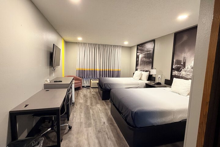 Room 33 of 90