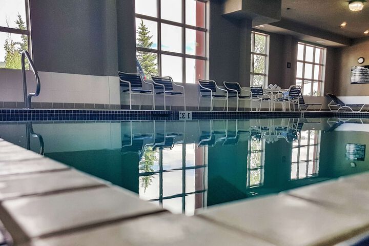 Hotel Pool