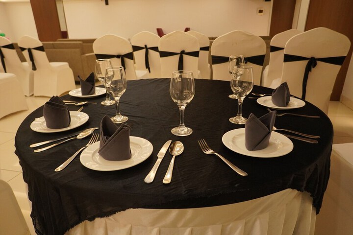 Ballroom/Hall 48 of 52