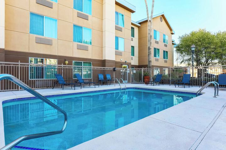 Pool 17 of 29