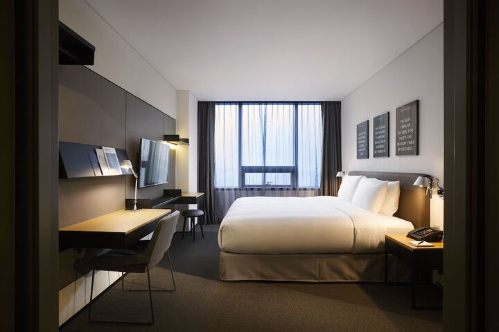 Room 15 of 30