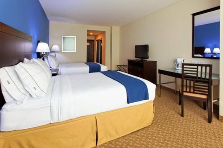 Room 4 of 24