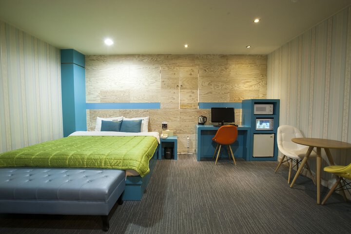 Room 38 of 77