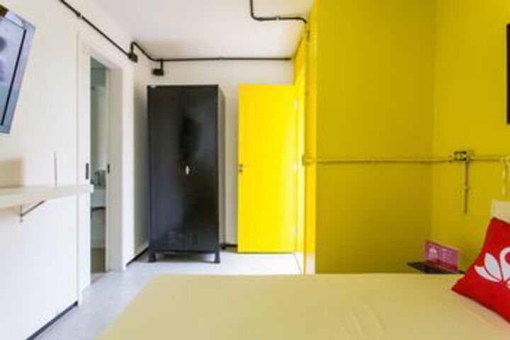 Room 25 of 35