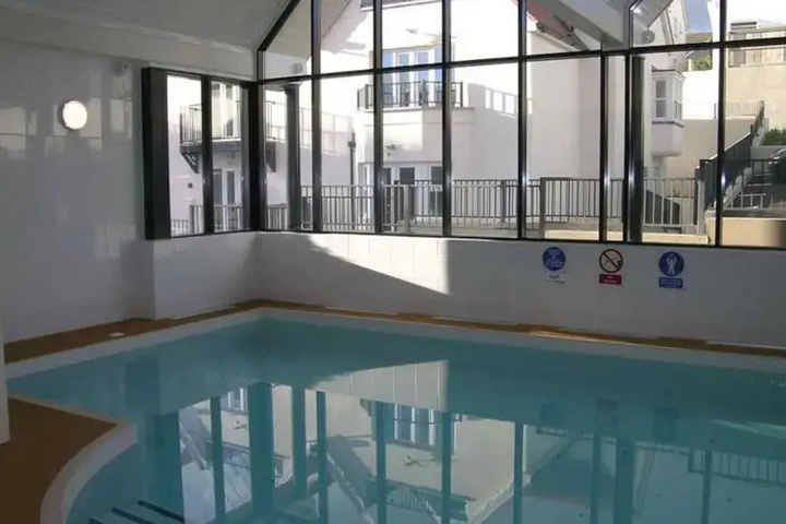 Pool 10 of 14