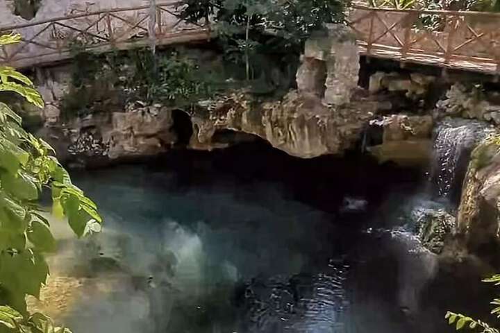 Pool 30 of 67