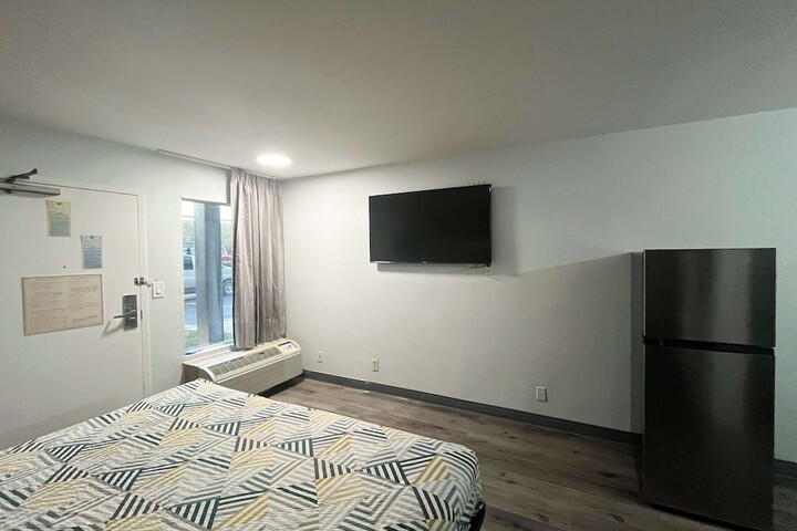 Room 11 of 22