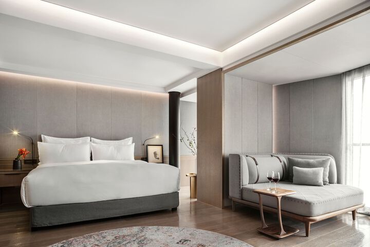 Room 5 of 85