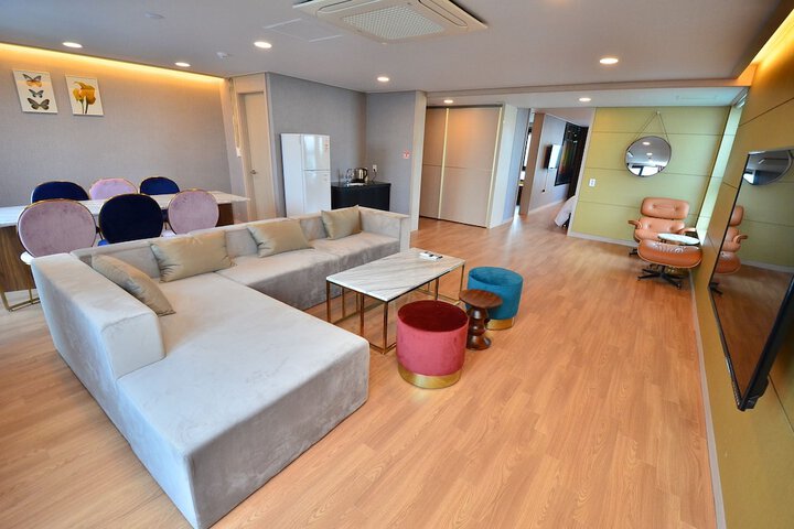 Room 35 of 62
