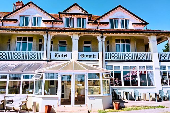 Bonair Hotel