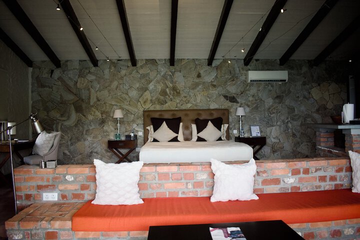 Room 12 of 74