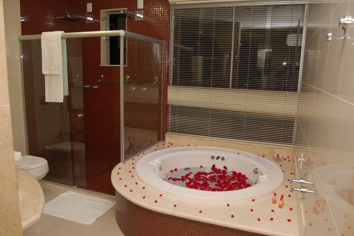 Hot Tub 51 of 114