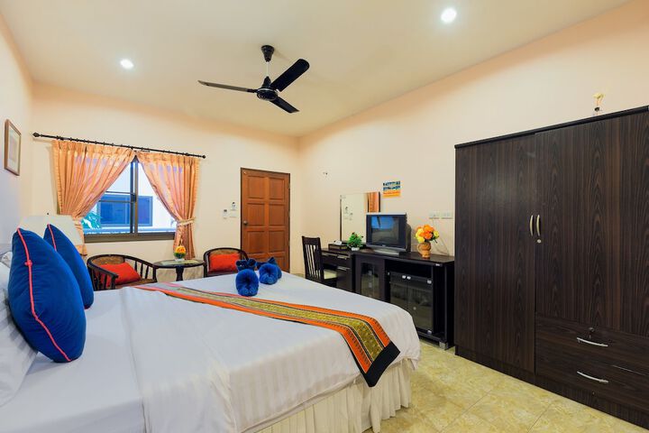 Room 3 of 33