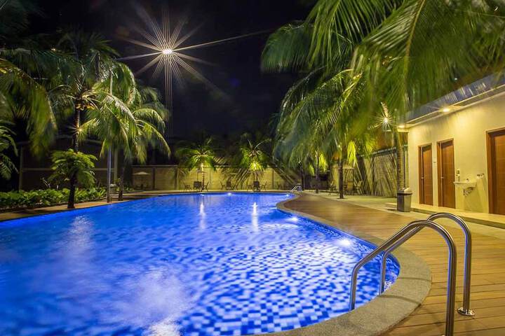 Hotel with Pool