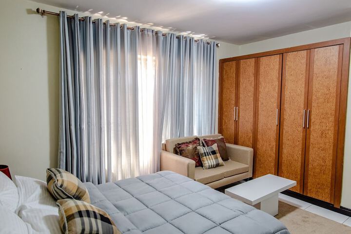 Room 12 of 98