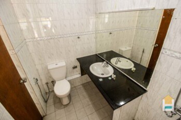 Room 3 of 16
