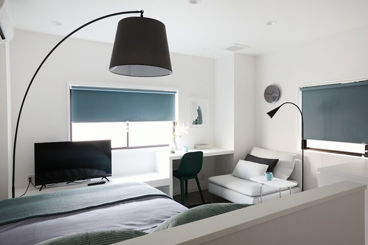Room 8 of 86