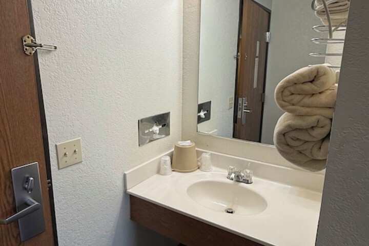 Room 18 of 36
