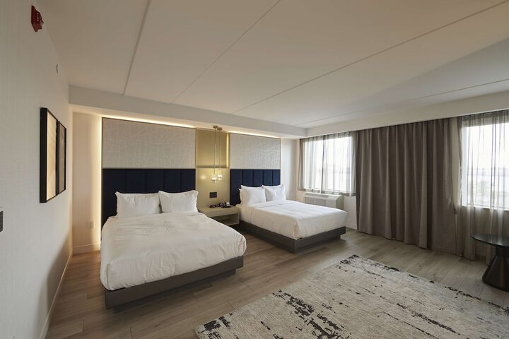 2 Queen Beds (8 of 8)