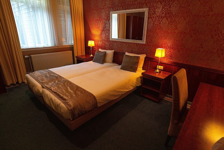 Room 71 of 105