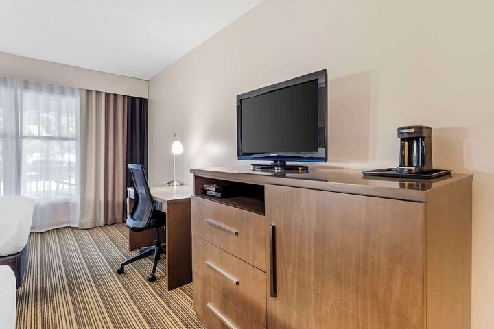 2 Queen Beds Accessible (12 of 12)