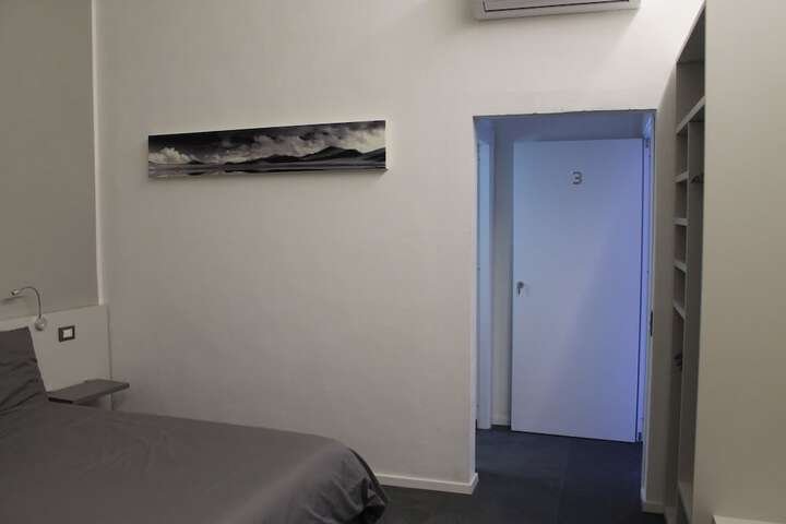 Room 17 of 36