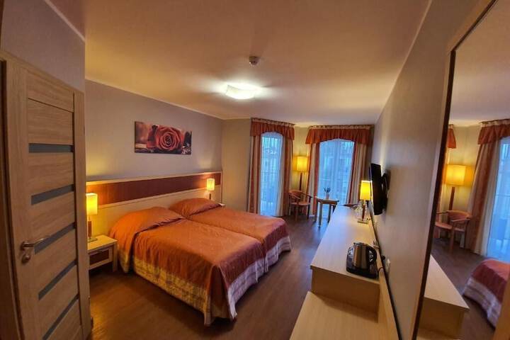 Room 8 of 53