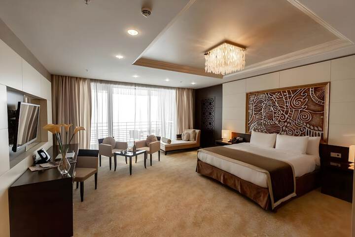 Room 18 of 100