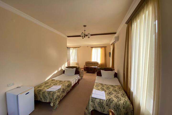 Room 19 of 34