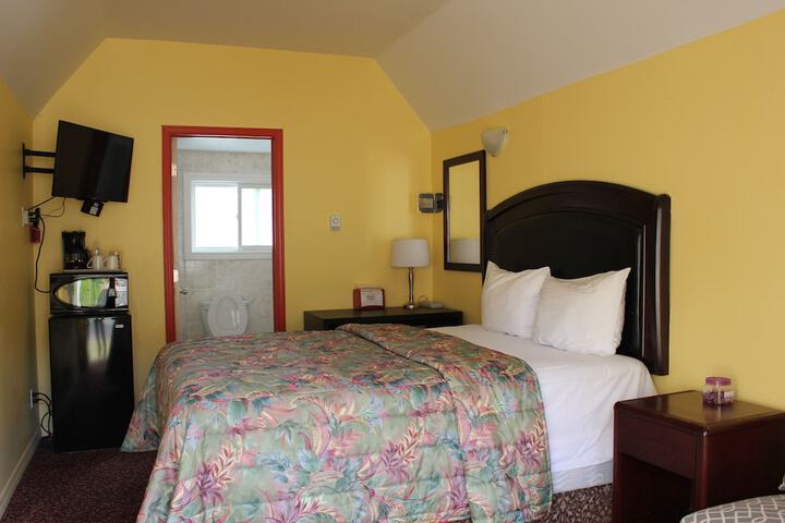 Room 8 of 25