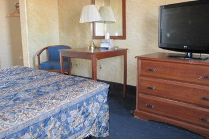 Room 27 of 36